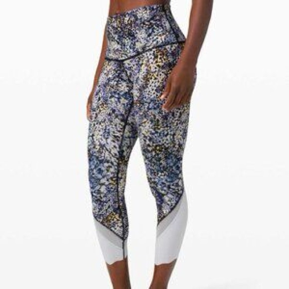 lululemon athletica Pants - Lululemon Crop High Rise Wunder Under Leggings